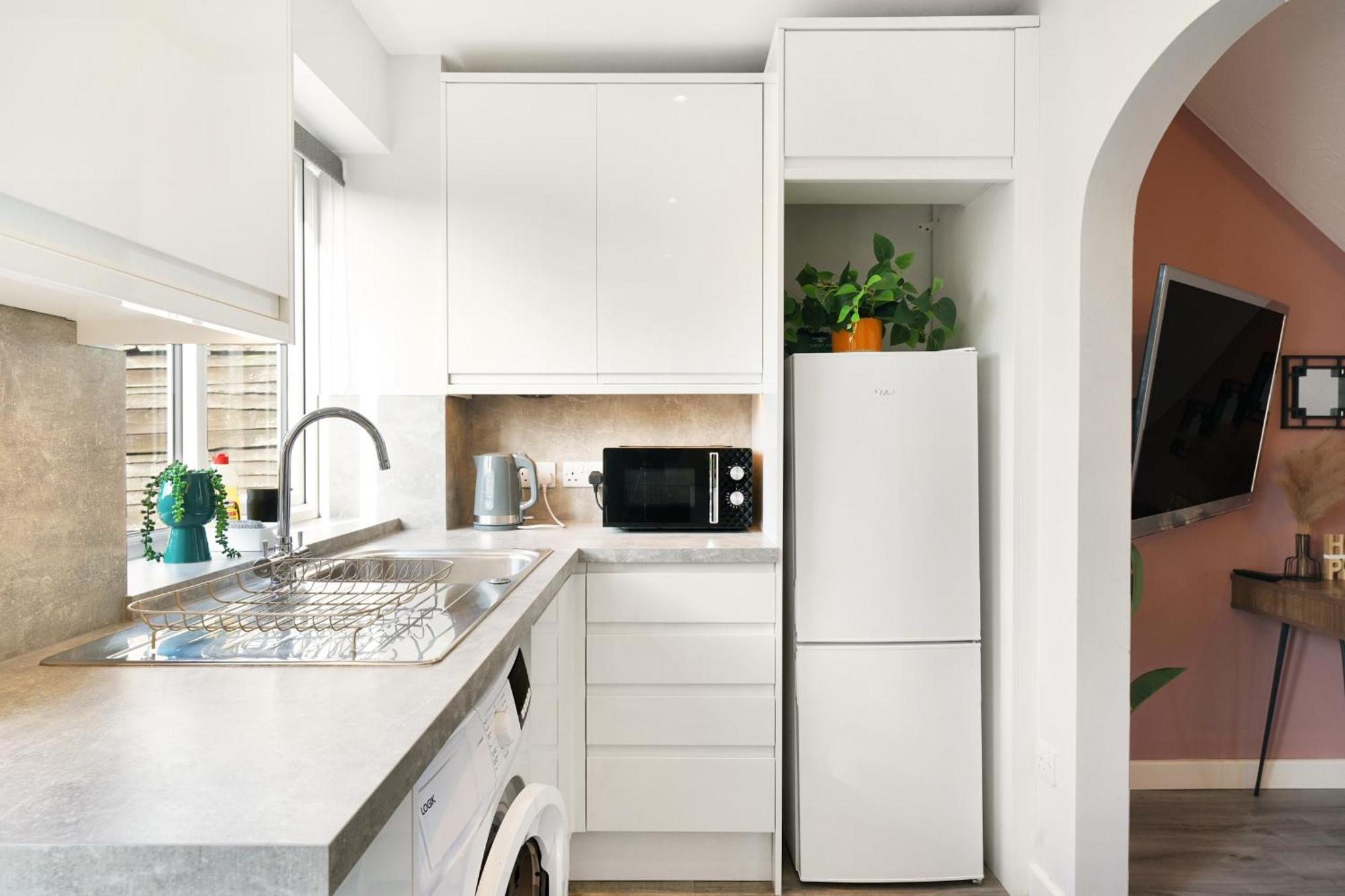 Cosy Corner In Aylesbury Near Stoke Mandeville Hospital & Town Centre With Private Parking Eksteriør billede