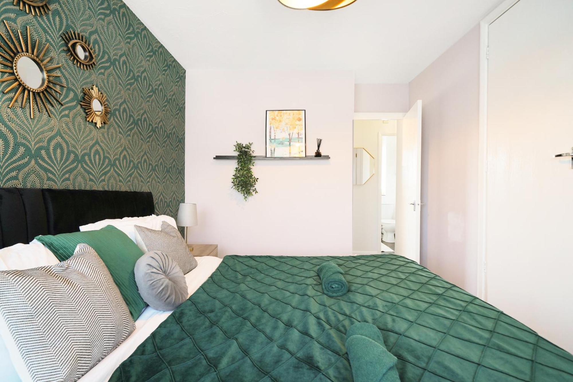 Cosy Corner In Aylesbury Near Stoke Mandeville Hospital & Town Centre With Private Parking Eksteriør billede