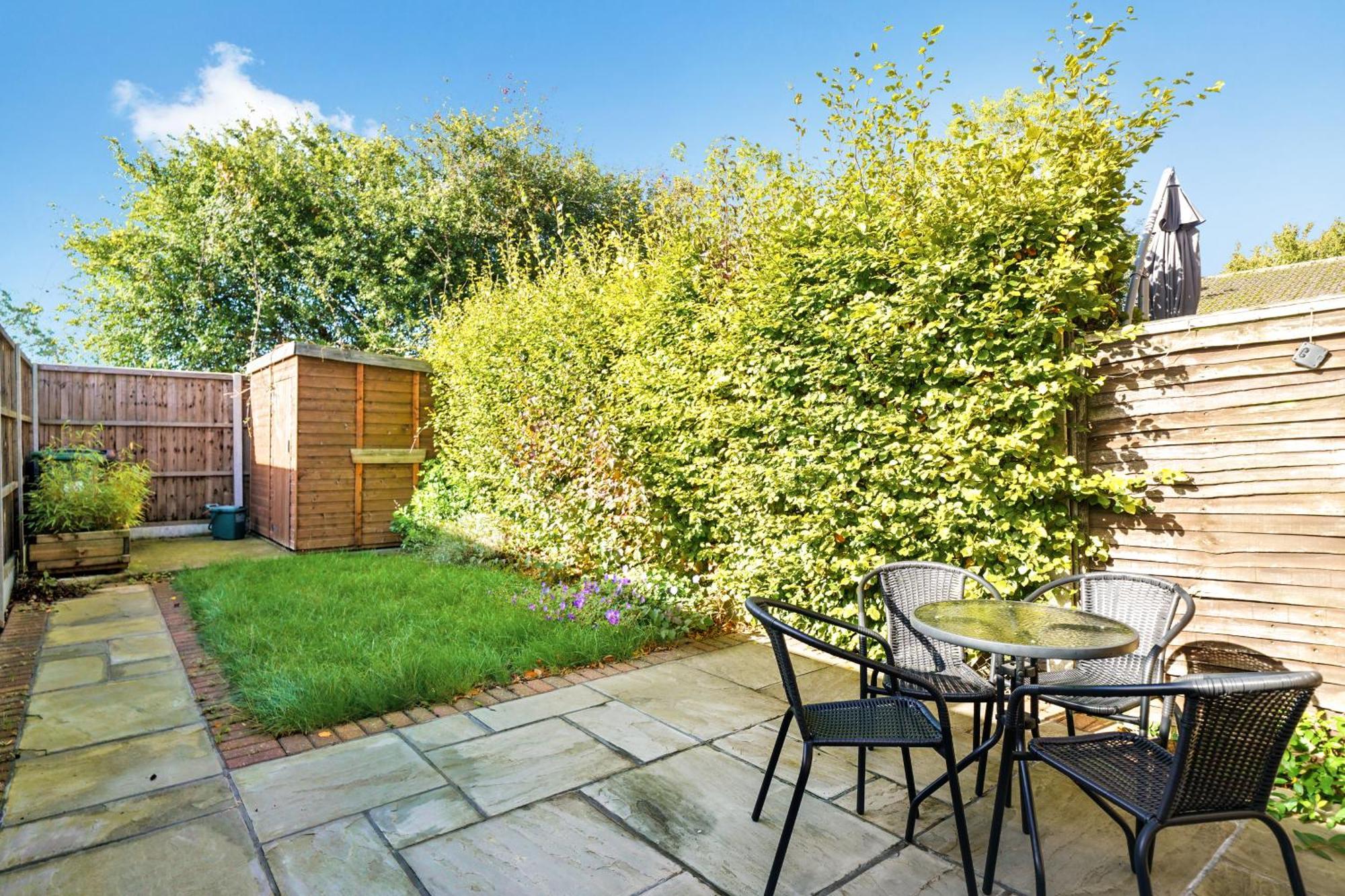 Cosy Corner In Aylesbury Near Stoke Mandeville Hospital & Town Centre With Private Parking Eksteriør billede